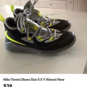 Nike tennis shoes